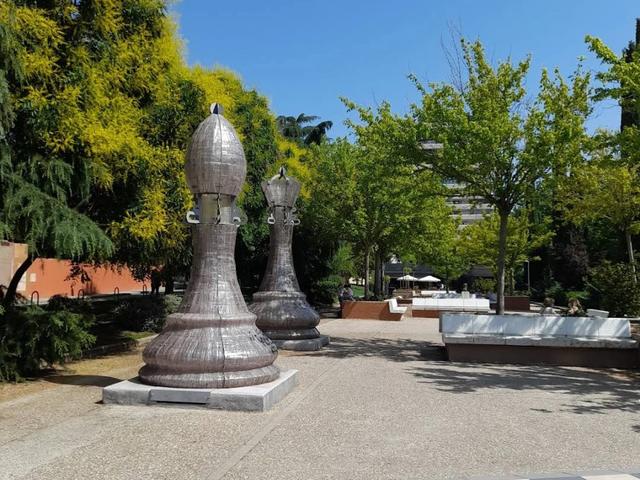 Los jardines de Pablo Sorozábal: Un ajedrez gigante en Madrid