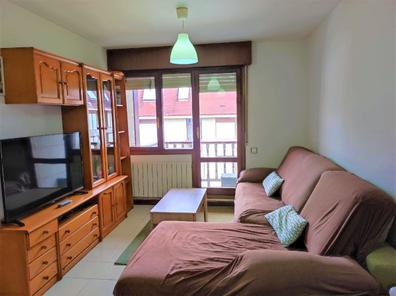 Dormitorio con armario-puente: fotografía de Apartamentos Salceda, Noja -  Tripadvisor