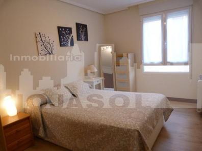Dormitorio con armario-puente: fotografía de Apartamentos Salceda, Noja -  Tripadvisor