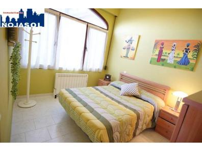 Dormitorio con armario-puente: fotografía de Apartamentos Salceda, Noja -  Tripadvisor